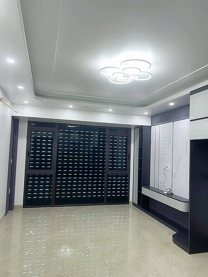 Nhà riêng Lê Hồng Phong 40m² giá 8.3 tỷ - Sẵn sàng vào ở ngay!