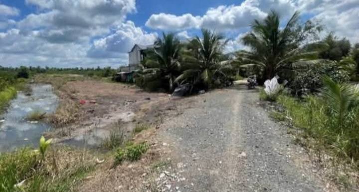 Đất nền 4536m² mặt tiền đường Kênh, xã Lương Hòa, Bến Lức chỉ 999 triệu - Cơ hội đầu tư tuyệt vời!