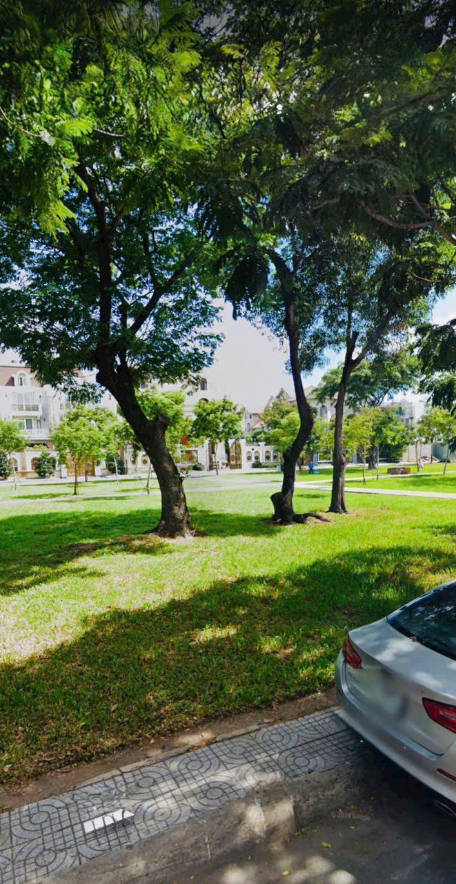 Nhà mặt tiền KDC Vĩnh Lộc, Bình Tân, 90m² giá 11.5 tỷ - Đối diện công viên xanh mát!