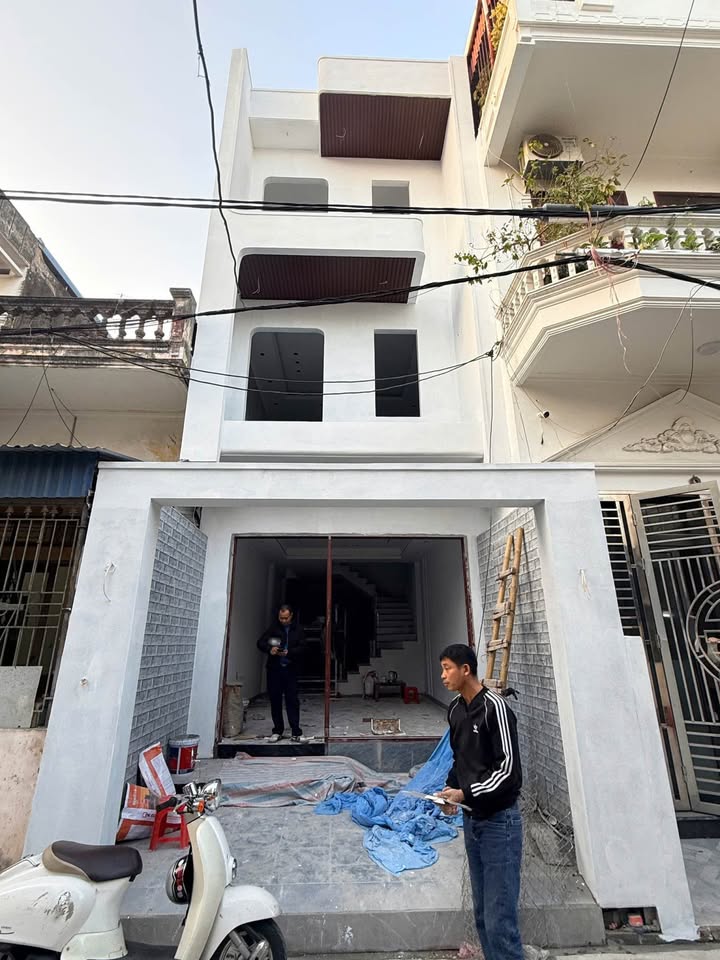 Nhà 3 tầng Hồng Quang, Ý Yên 60m² giá 3.85 tỷ - Gần chợ và trường học!