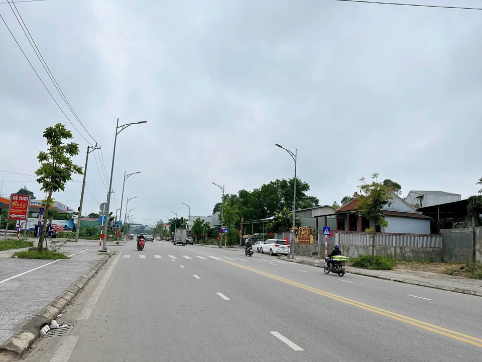 Đất mặt tiền Đồng Khởi, Huế 164m² giá 9 tỷ - Vị trí đẳng cấp ngay trung tâm!