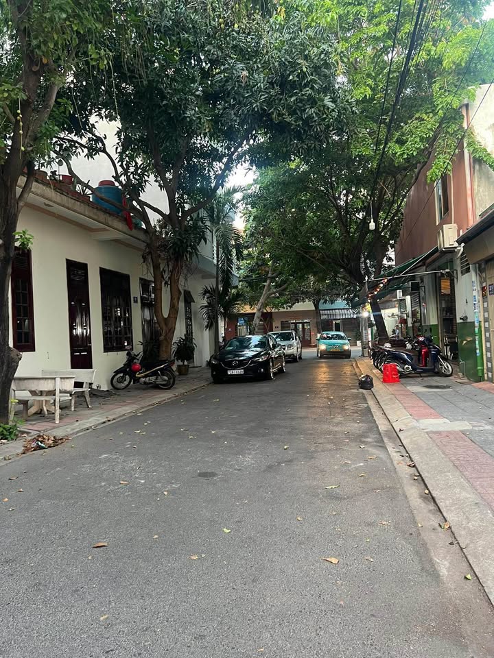 Bán đất tặng nhà cấp 4 mặt tiền đường Nhựa 48m² giá 5.95 tỷ - Kinh doanh đông đúc!