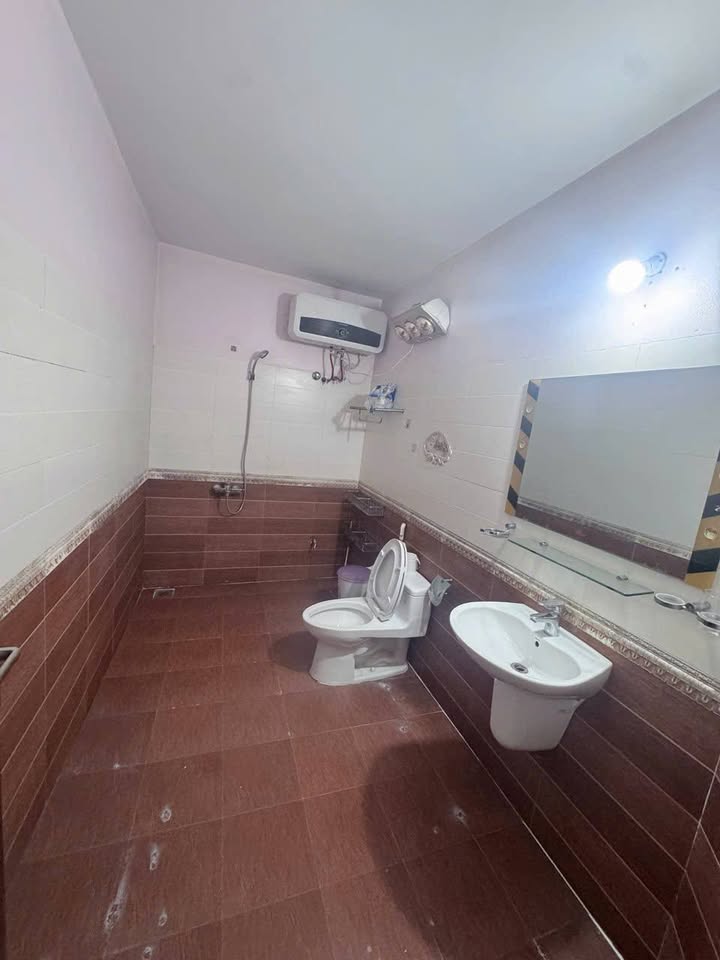 Nhà cho thuê Phường Ninh Xá, 4 phòng ngủ, giá 15 triệu - Sẵn sàng vào ở ngay!