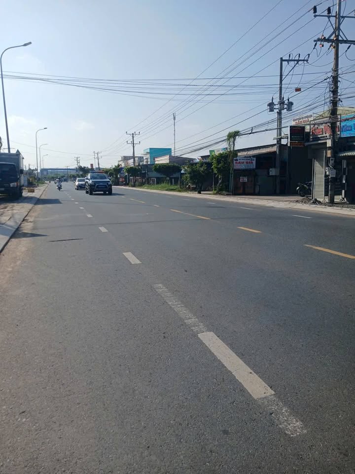 Đất nền mặt tiền Quốc lộ 50, Long Chánh, 741m² - Giá chỉ 3.7 tỷ, thương lượng!