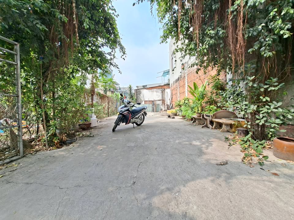 Đất nền tại Dĩ An 100m² giá 4 tỷ - Đường Hai Bà Trưng thông thoáng!