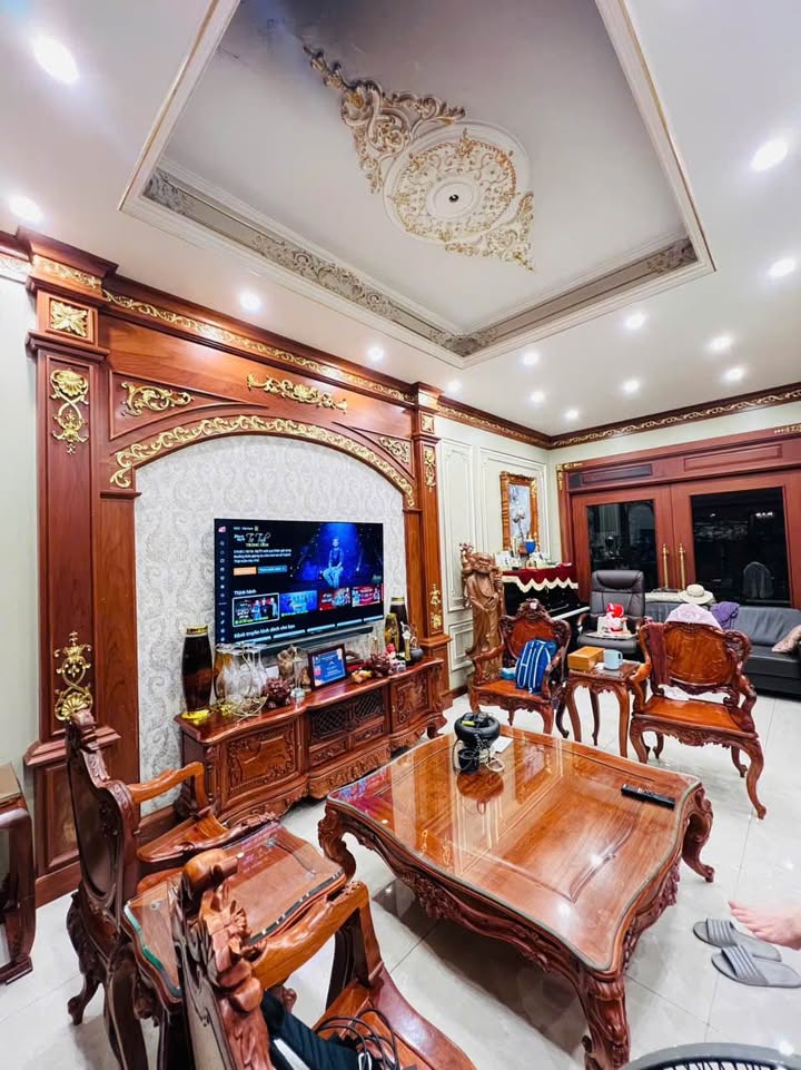 Căn hộ Manhattan Vinhomes Imperia 144m² giá 25 tỷ - Full nội thất, sẵn sàng vào ở!