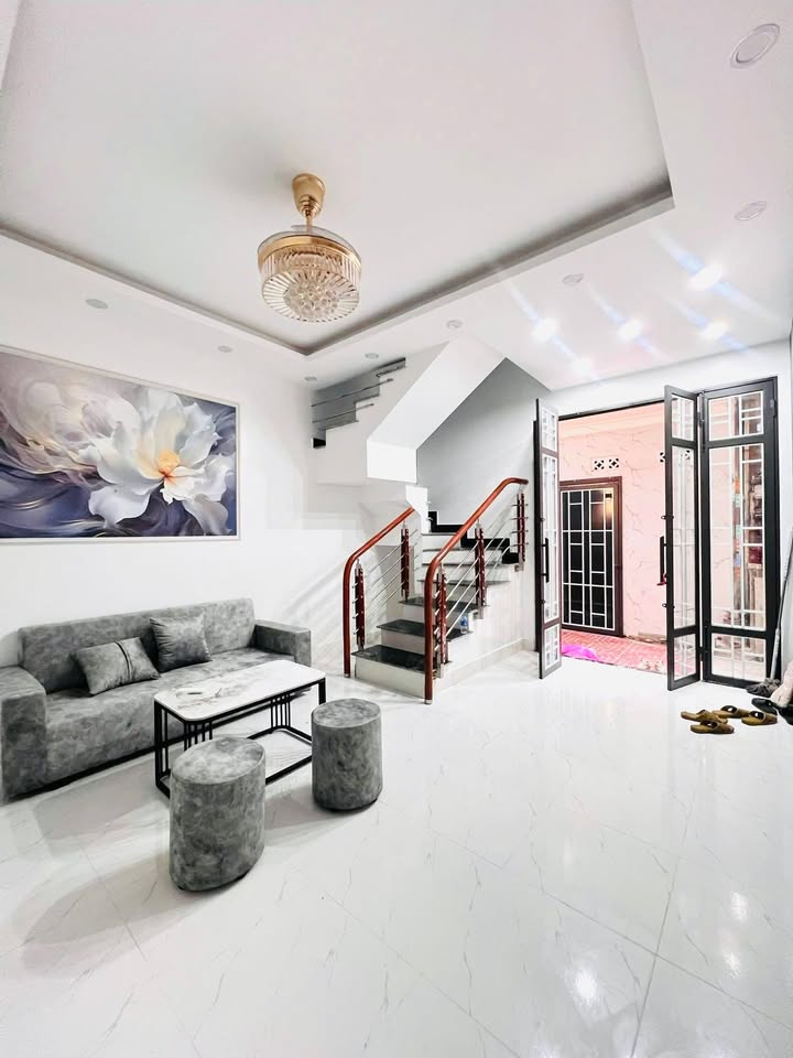 Nhà 3 tầng mới xây 27m² Ngõ Cát Cụt, Lê Chân, Hải Phòng - Giá chỉ 2.39 tỷ!