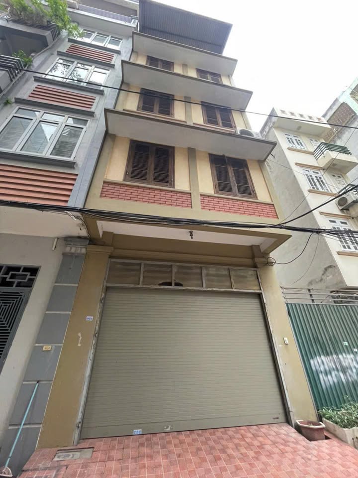 Nhà phố Vũ Tông Phan 38m² giá 8 tỷ - Ô tô vào nhà, khu dân trí cao!