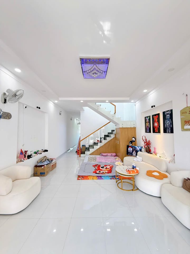 Nhà cho thuê tại Phường Tân Lợi, Buôn Ma Thuột 125m² giá 12 triệu - Full nội thất, sẵn sàng vào ở!