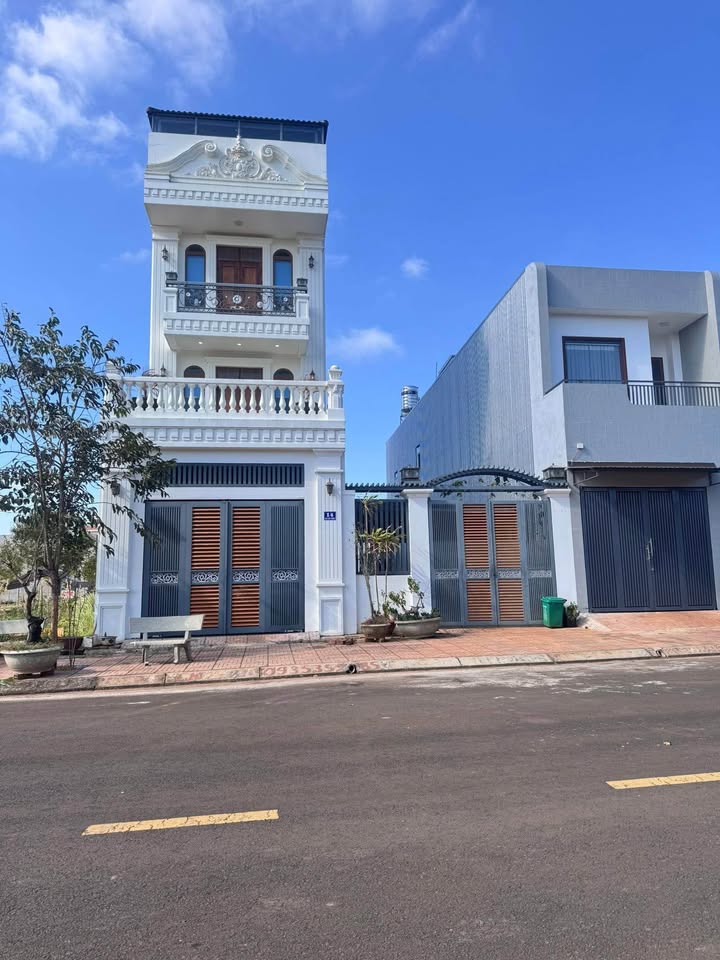 Nhà mặt tiền Y Ngông, Buôn Ma Thuột 81m² giá 17.3 tỷ - Pháp lý rõ ràng, sẵn sàng kinh doanh!