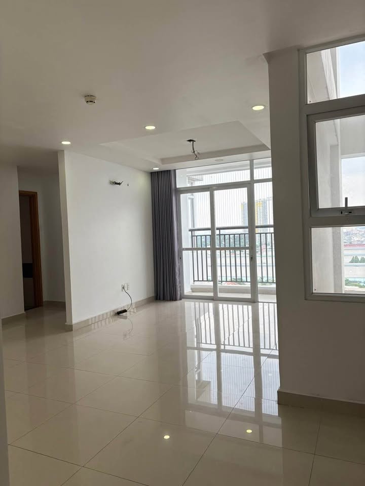 Căn hộ Himlam Phú Đông 3PN giá 11 triệu - Nhà mới đẹp, sẵn sàng cho thuê!