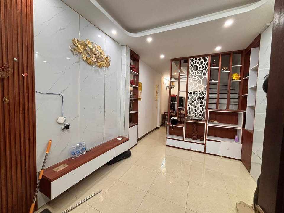 Nhà nguyên căn 5 tầng tại Kim Chung, Hoài Đức - Cho thuê giá 10 triệu/tháng