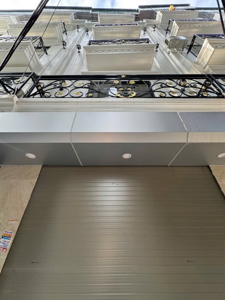 Nhà 5 tầng mới xây tại Phụng Châu 33m² giá 3.4 tỷ - Đầy đủ nội thất, tiện nghi