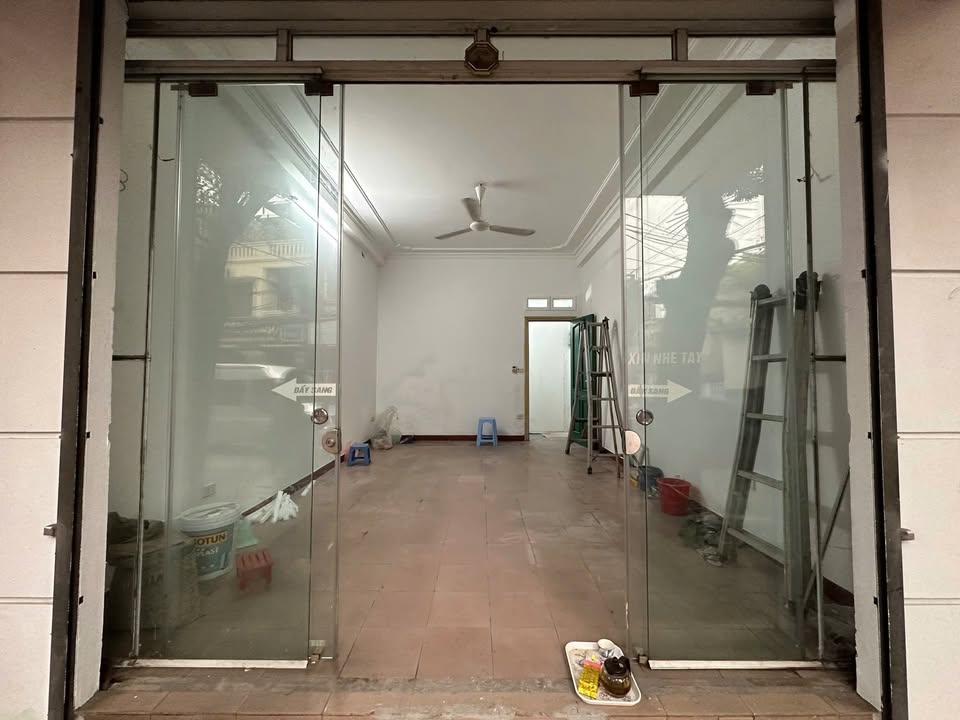 Mặt bằng kinh doanh cho thuê Hoàng Hoa Thám, Liễu Giai 25m² - Giá 10 triệu/tháng, vào ngay!