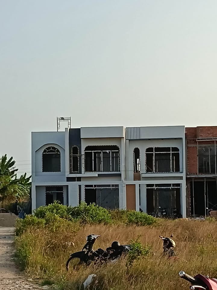 Nhà 1 trệt 1 lầu khu An Ngãi, Long Đất 100m² giá 2.3 tỷ - Gần biển Long Hải!