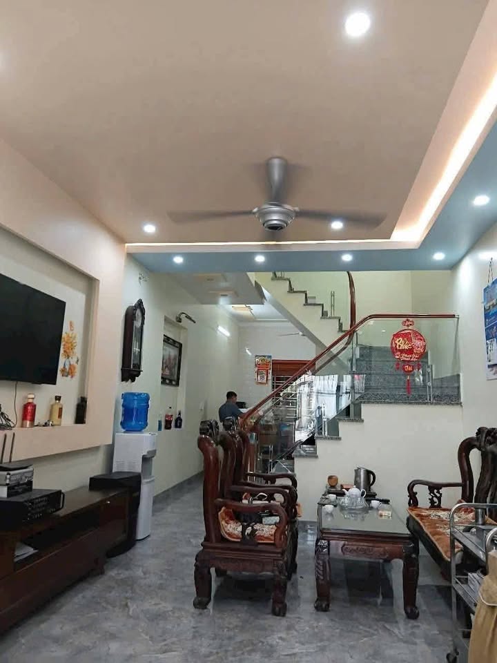 Nhà 3 tầng độc lập tại Đồng Hòa, Kiến An 66m² giá 3 tỷ - Chính chủ, sẵn sàng ở ngay!