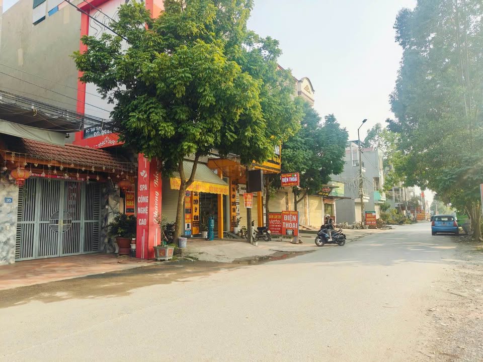 Nhà 3 tầng mặt tiền 4m tại KCN Quang Châu, 80m² giá 5.9 tỷ - Đầu tư kinh doanh sinh lời!