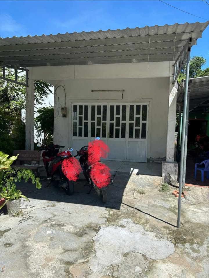 Nhà cấp 4 Hòn Đất 260m² giá thương lượng - Mặt tiền đường ô tô