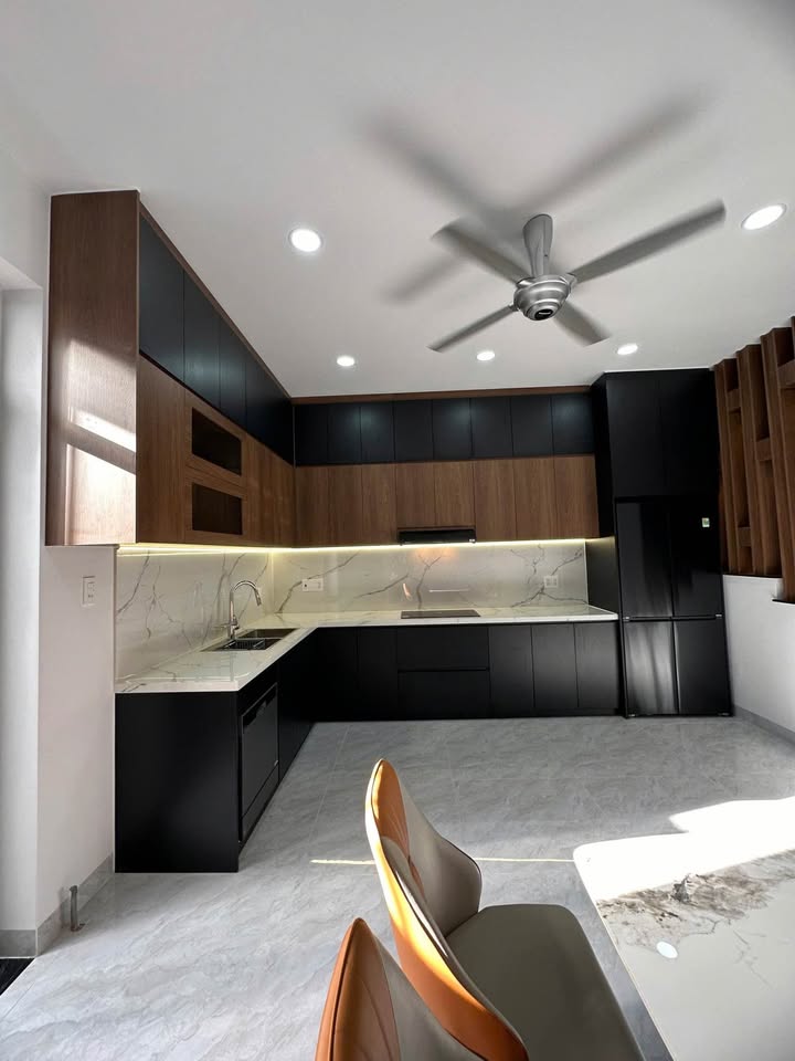 Nhà 3 tầng 1 tum tại Mỹ Gia Gói 5, Nha Trang 100m² giá chỉ 9.4 tỷ - Nội thất cao cấp sẵn sàng ở!