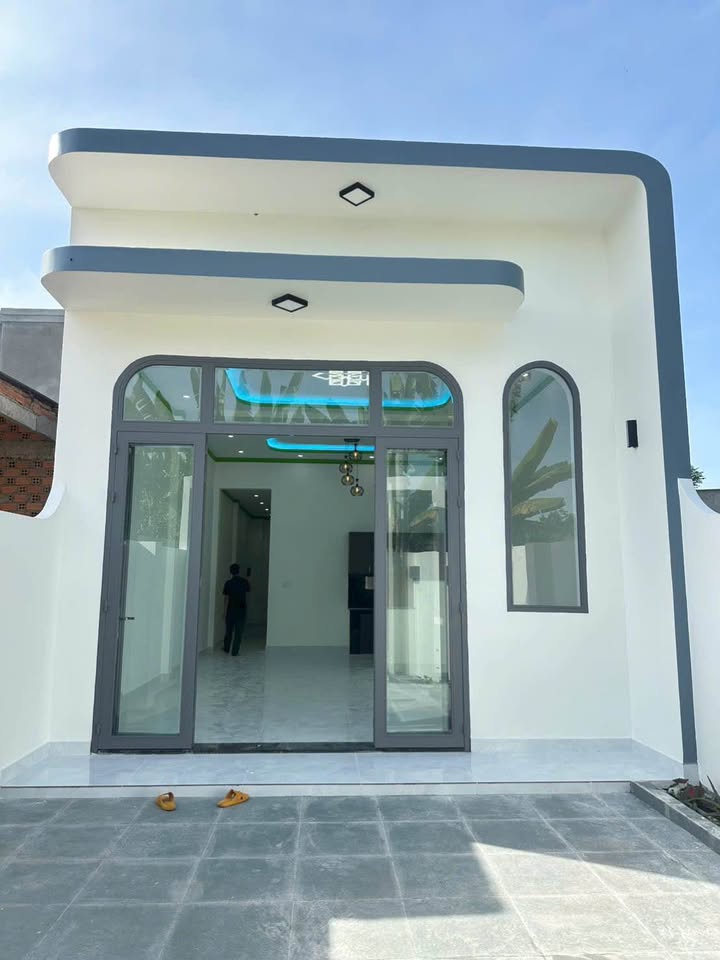 Cần bán nhà mặt tiền Xã Phú Hòa, Huyện Định Quán, 105m² - Sổ hồng riêng, giá chỉ 1 tỷ!