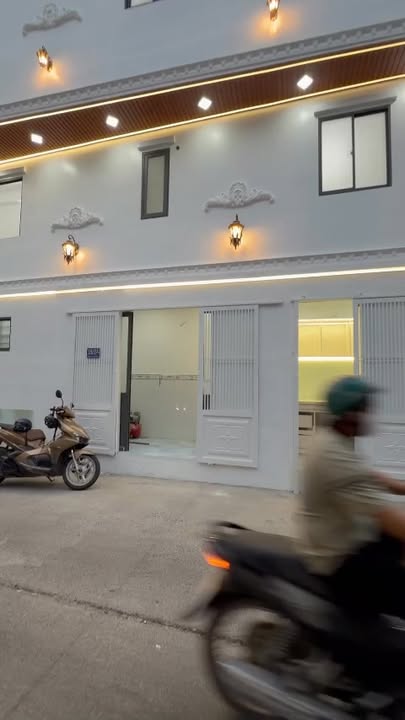 Nhà phố Quận 7 - 22m² giá 1.79 tỷ - Hẻm xe hơi, sẵn sàng ở ngay!