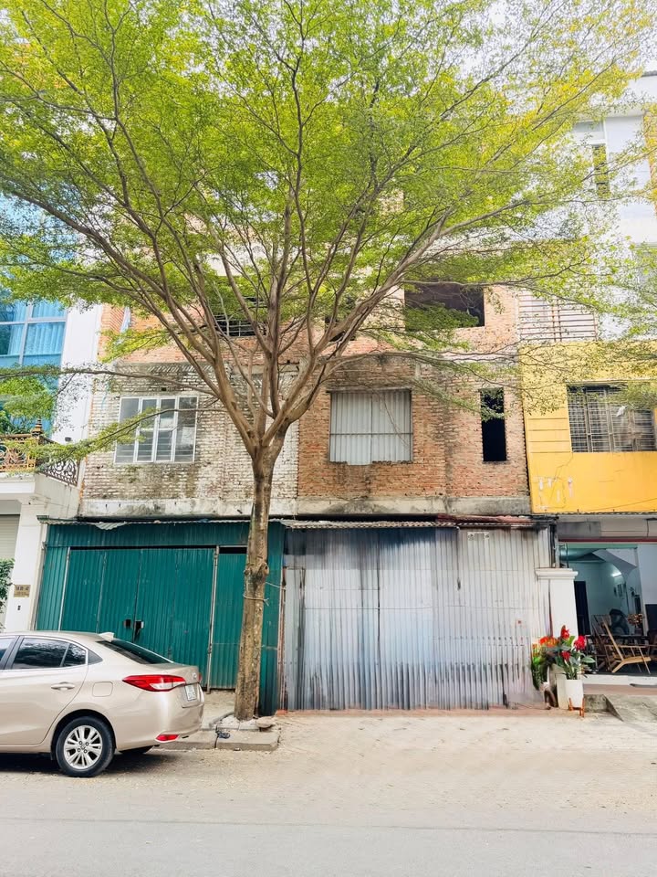 Cặp liền kề Văn Khê 166m² giá thỏa thuận - Kinh doanh đỉnh cao ngay trục đường chính!