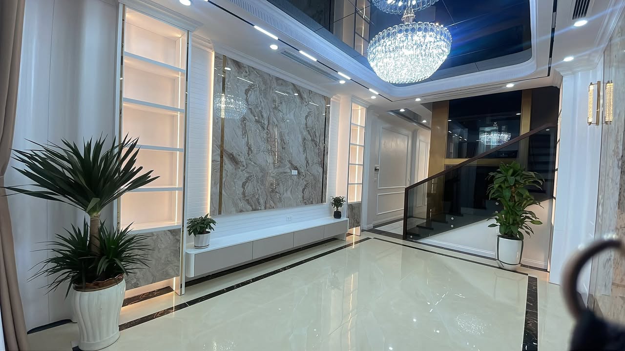 Nhà phố Hoàng Quốc Việt, Bắc Từ Liêm, 55m², 26.7 tỷ - Nhà mới đẹp ở ngay!