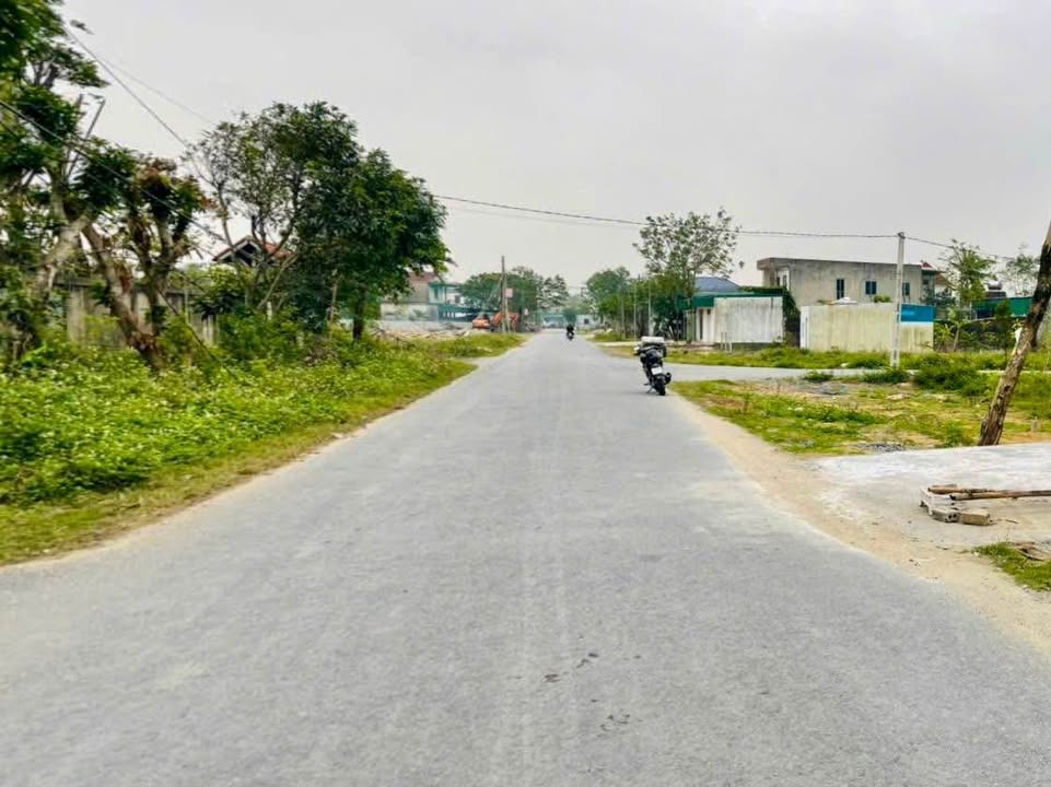 Đất mặt đường Phúc Thọ-Chợ Sơn 80m² chỉ 2.26 tỷ - Cơ hội đầu tư tuyệt vời!