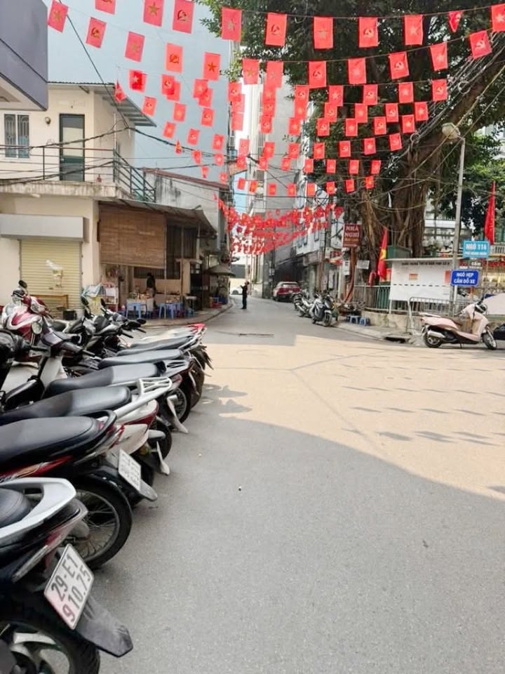 Nhà mặt phố Hoàng Ngân, Cầu Giấy 61m² giá 33 tỷ - Kinh doanh sầm uất!