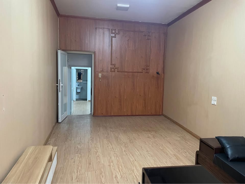 Nhà 3 tầng Bạch Đằng Hạ Long 50m² giá 3 tỷ - Sổ đỏ chính chủ, vào ở ngay!