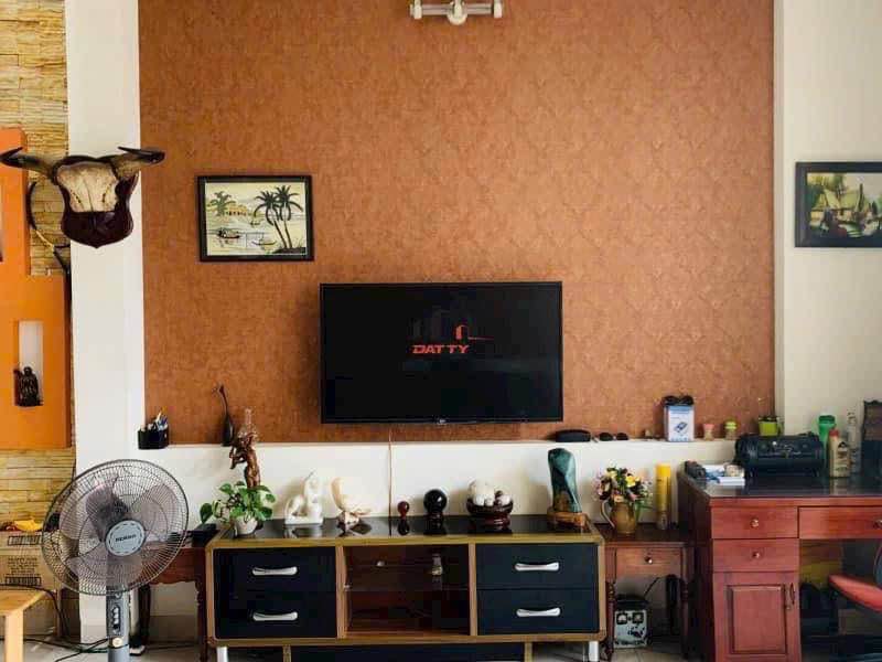 Nhà 2 tầng mặt tiền đường Hải Thượng Lãn Ông, Buôn Ma Thuột, 65m² giá 6,8 tỷ - Đầu tư sinh lời lý tưởng!