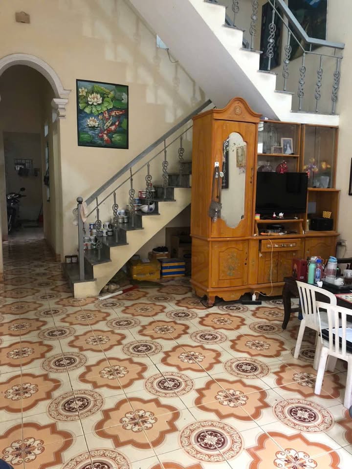 Nhà 2 Tầng Phường Nam Ngạn, 73m² giá 4.7 tỷ - Ô tô đậu cửa, vị trí đắc địa!