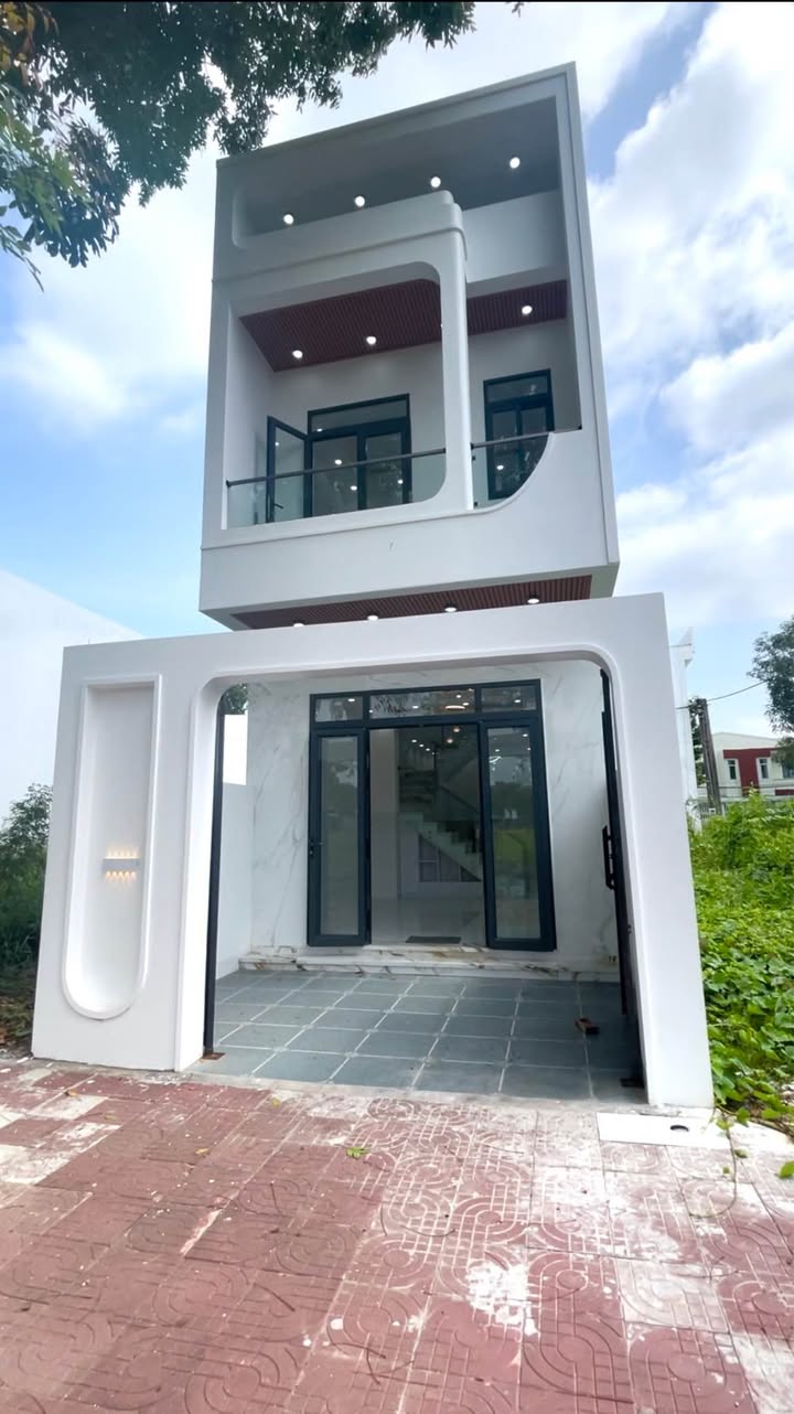 Nhà 2 tầng tại Trung Tâm Thương Mại Sóc Trăng 84m² chỉ 2.6 tỷ - Vị trí đắc địa, giá tốt!