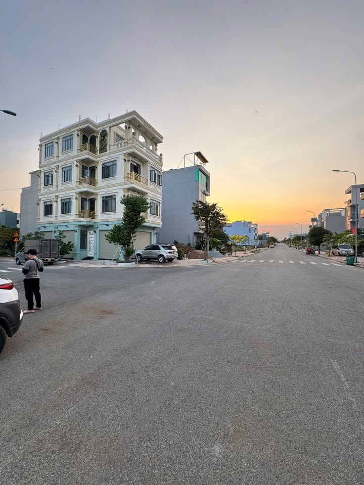 Đất nền Dĩ An 130m² giá 8.88 tỷ - Lô góc mặt tiền Quốc lộ 1K!