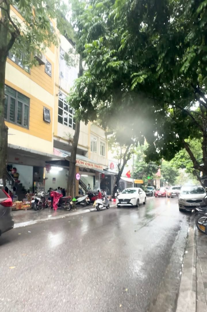 Nhà phố cổ Hàng Than, Thanh Hóa 120m² giá 1x tỷ - Đầu tư sinh lời ngay!