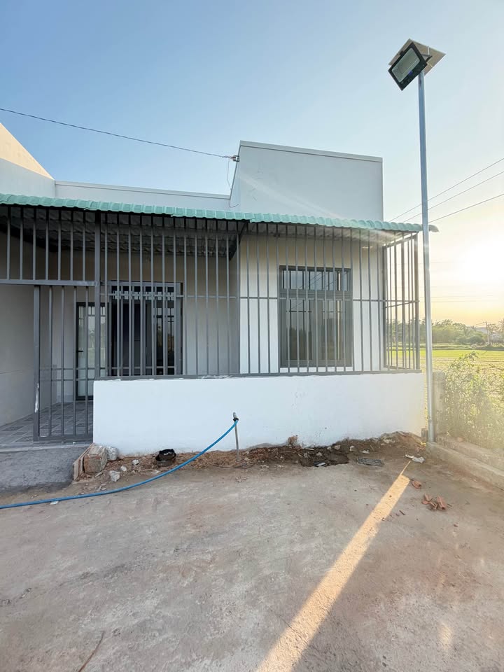 Nhà mới xây tại Phong Nẫm, Phan Thiết 100m² giá 950 triệu - Sẵn sàng vào ở ngay!