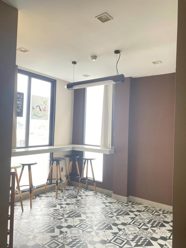 Cho thuê mặt tiền đường Trần Hữu Trang, Phú Nhuận 220m² - Khu vực sầm uất cho kinh doanh!