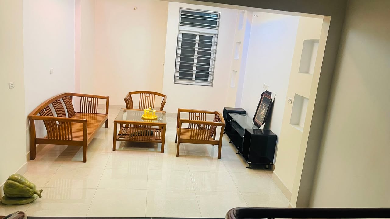 Cho thuê nhà 10 ngõ 135 Quang Tiến 320m² - Phù hợp văn phòng và nhà ở