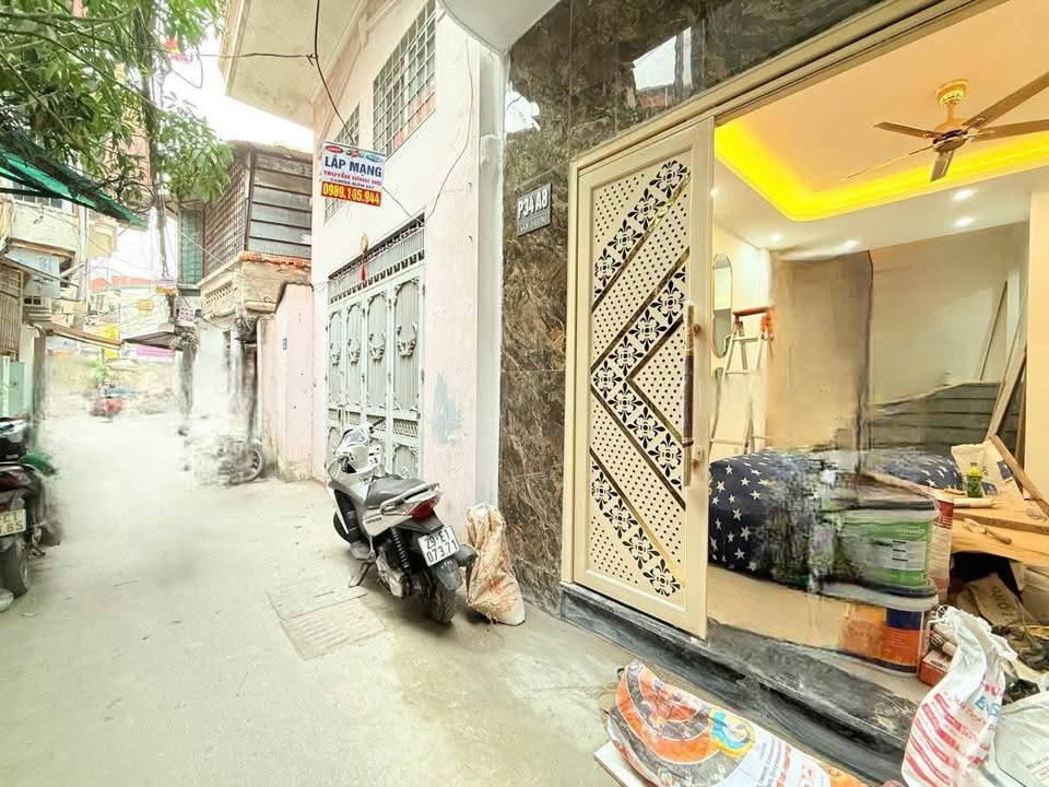 Nhà 4 tầng Đống Đa 27m² giá 7 tỷ - Kinh doanh sầm uất, ô tô tránh