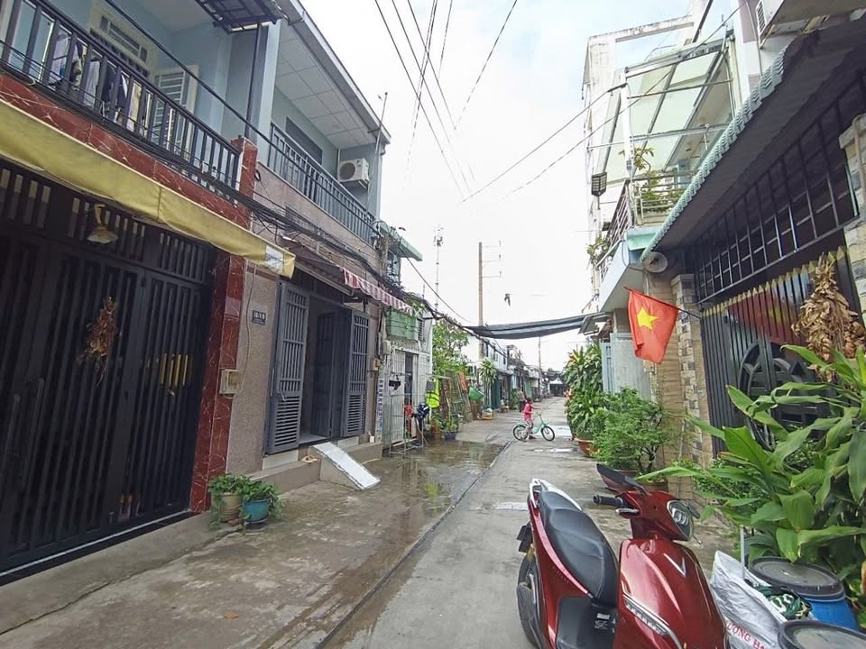 Nhà 2 tầng tại Phường Tân Tạo A, 72m² chỉ 5.4 tỷ - Sẵn sàng vào ở ngay!