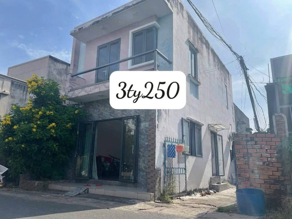 Nhà mặt tiền đường nhựa Chữ Y, Phước Tỉnh, 240m² giá 6.2 tỷ - Sổ hồng chính chủ!