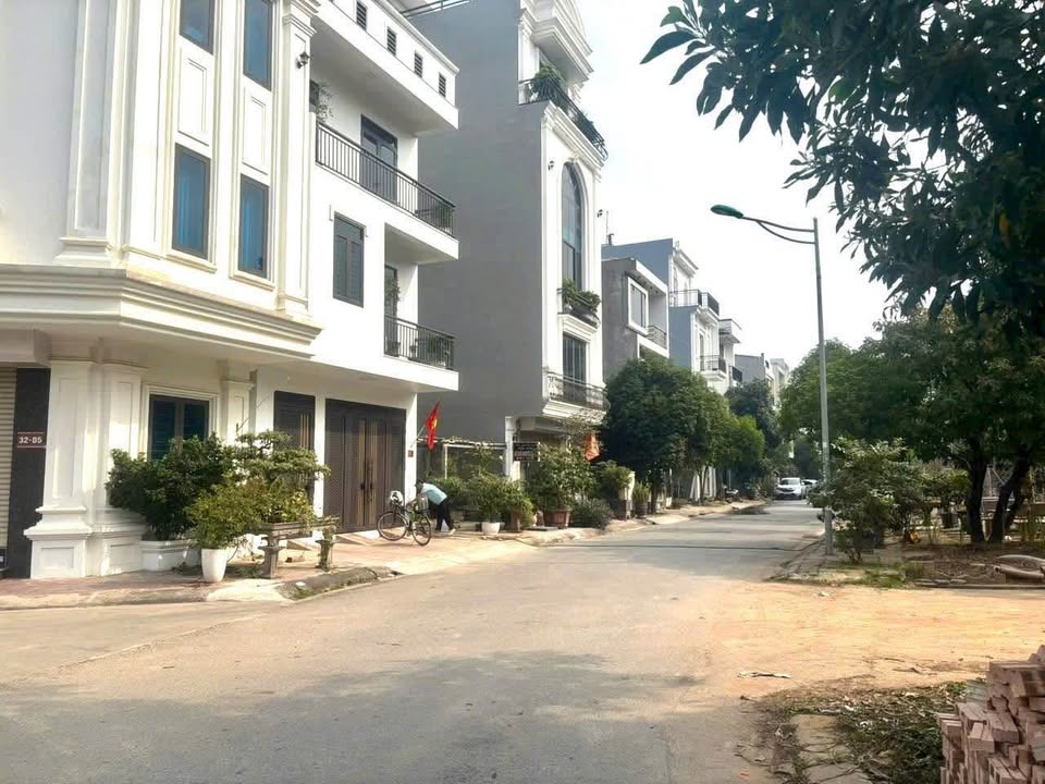 Đất nền Nam Đầm Vạc 88m² giá 3.9 tỷ - View hoa tuyệt đẹp, sổ đỏ chính chủ!