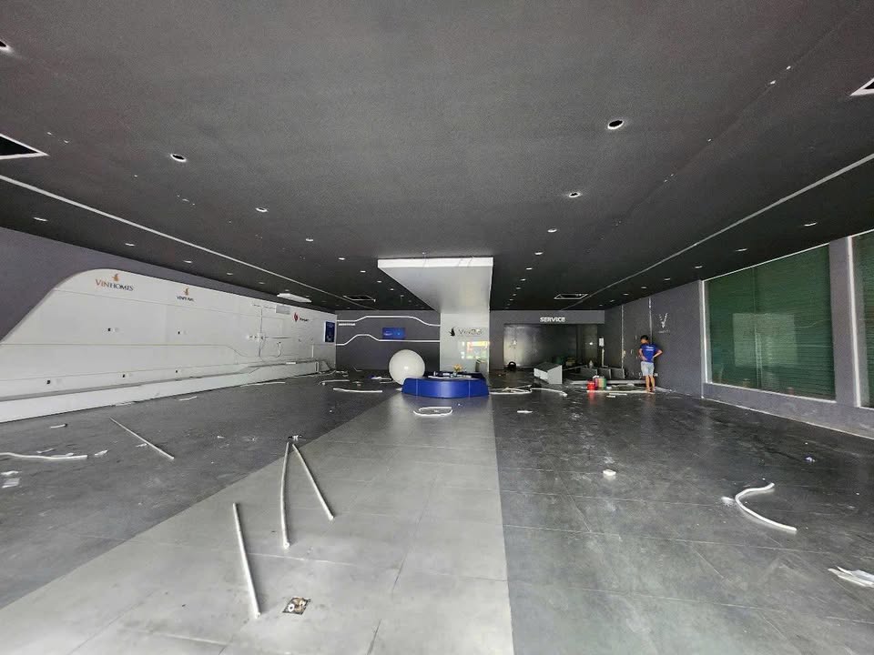 Cho thuê mặt bằng kinh doanh mặt tiền đường Đồng Khởi - 360m² giá 100 triệu/tháng - Phù hợp showroom, siêu thị mini!