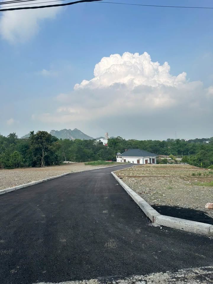 Đất thổ cư 140m² Suối Sếu, Lương Sơn, Phú Thọ giá 1 tỷ - Lựa chọn lý tưởng cho nghỉ dưỡng!