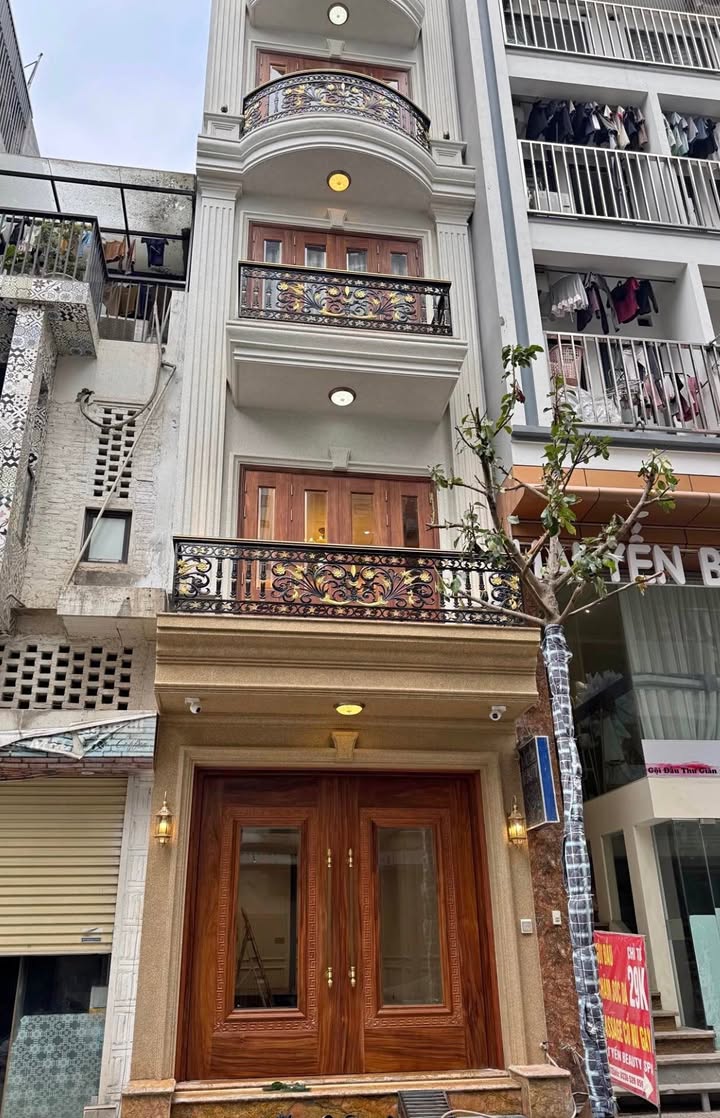 Nhà đẹp Phú Diễn 35m² giá 6 tỷ - Chính chủ, sẵn vào ở!