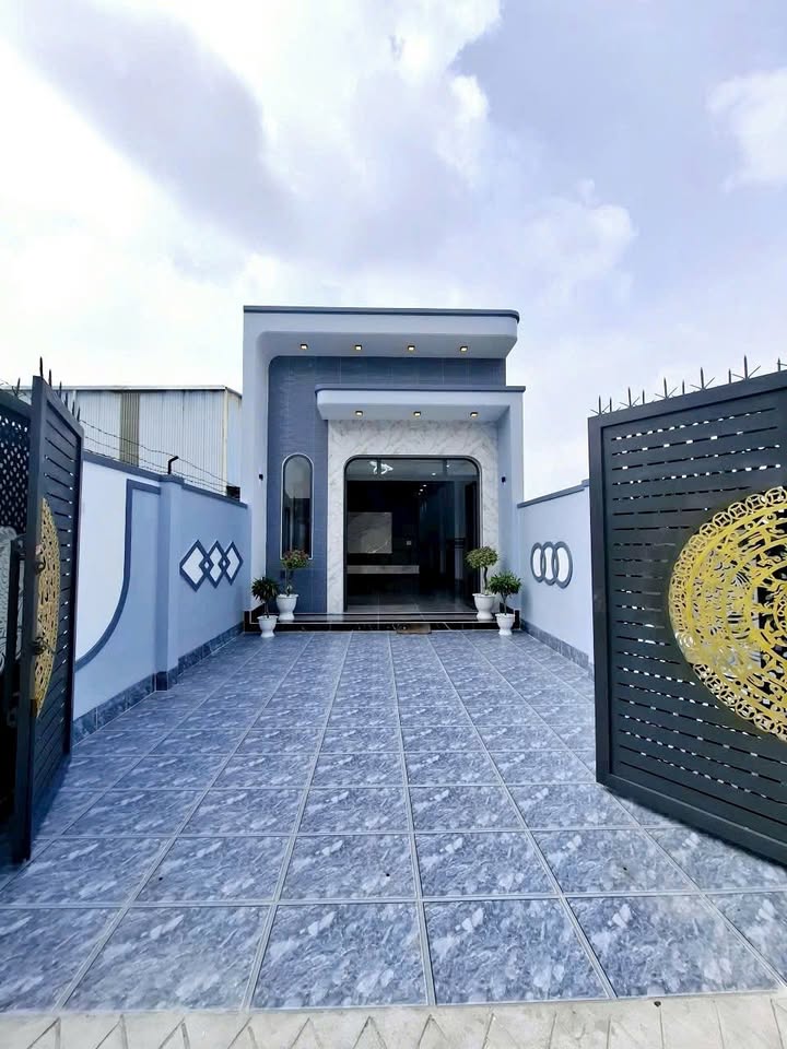 Nhà cấp 4 tại Xã Phước Hậu 110m² giá 1.9 tỷ - Sân rộng để xe hơi