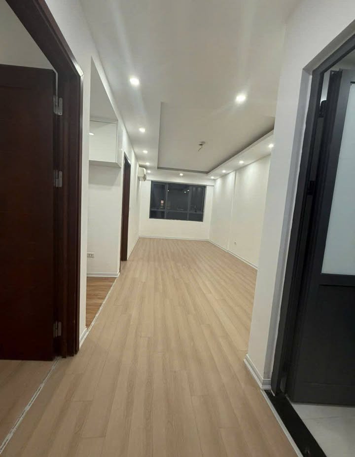 Căn hộ 2 phòng ngủ tại Quận Tây Hồ 70m² giá 5.9 tỷ - Vị trí trung tâm thuận tiện!