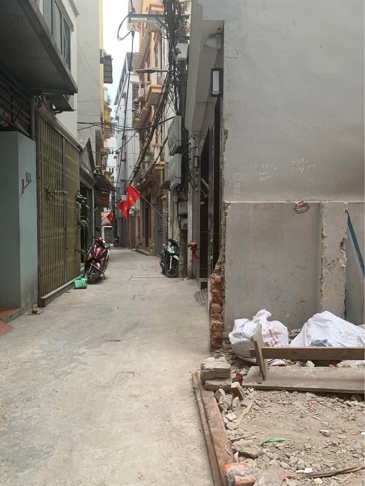 Nhà bán Cầu Giấy - Nghĩa Đô 77m² giá 13.7 tỷ - Full nội thất, ô tô vào tận nơi!