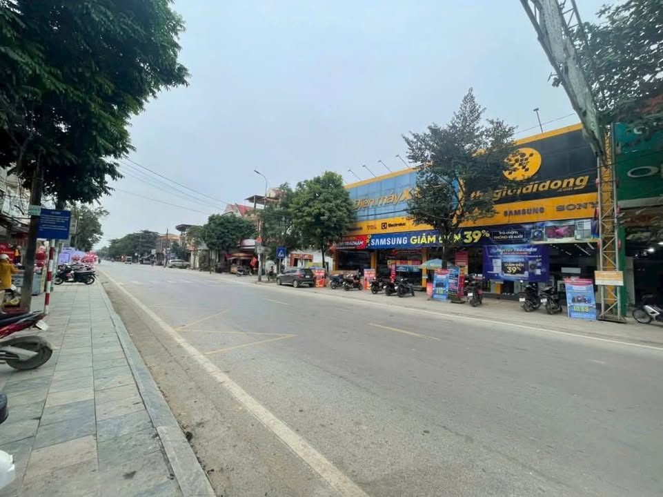 Nhà 3 tầng Quốc lộ 45, Thị trấn Vĩnh Lộc, 251m², giá 8.5 tỷ - Cơ hội vàng cho đầu tư!