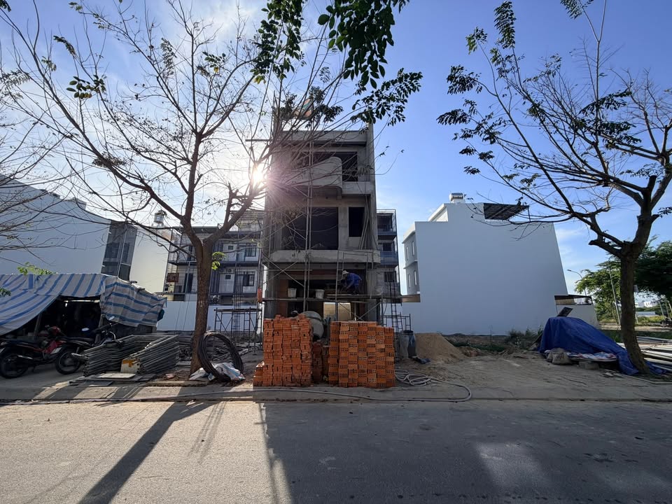 Townhouse KĐT Mỹ Gia Nha Trang 100m² giá 6.85 tỷ - Nhà thô bàn giao tự hoàn thiện